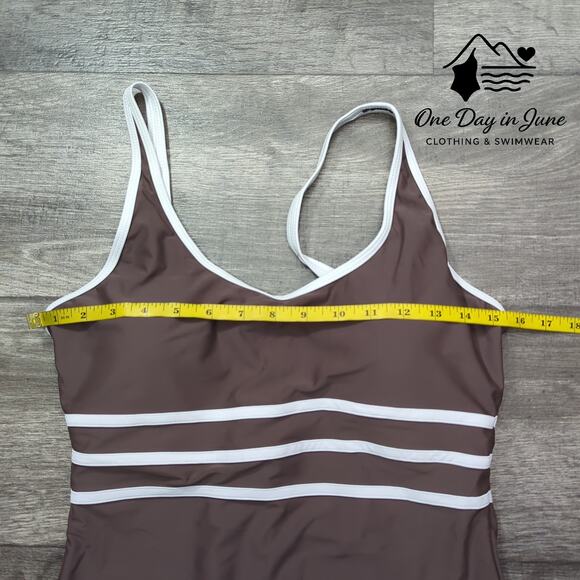 Charmleaks High Back One Piece Swimsuit Size L - Picture 4 of 6